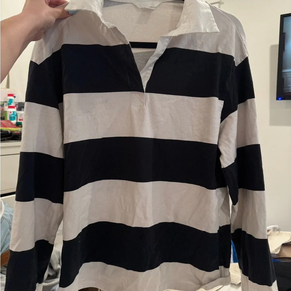 H&M Classic Black and White Shirt - Picture 1 of 2